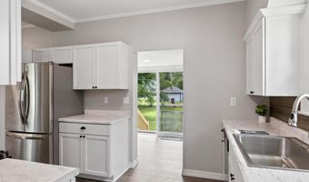 355 W 9th St, Auburn, IN 46706