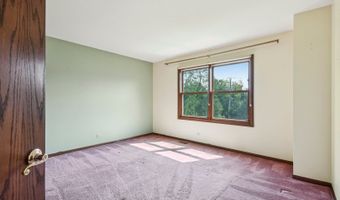 761 Mayfair Ln, Algonquin, IL 60102