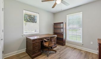 1614 Brookhollow Dr, Baton Rouge, LA 70810
