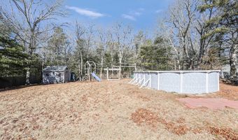 9 Marilyn Rd, Bourne, MA 02532
