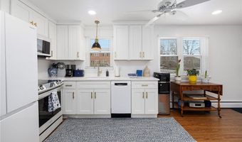70 Carroll Ave 1009, Newport, RI 02840