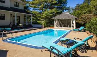 8193 Lavelle Rd, Athens, OH 45701