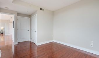 2001 15TH St N 306, Arlington, VA 22201