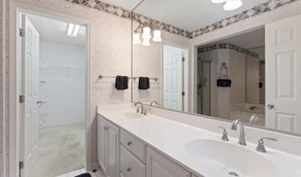 830 Richlyn Dr, Adrian, MI 49221