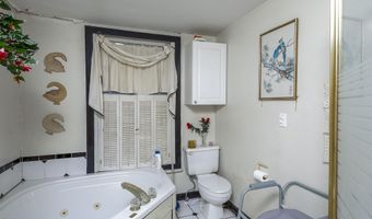 210 NE Valley St, Abingdon, VA 24210