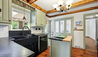 115 Poplar St, Agawam, MA 01030