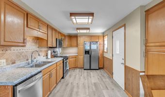 608 E Hazel St, Albion, IN 46701