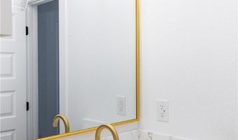 835 S 8th St, Aransas Pass, TX 78336