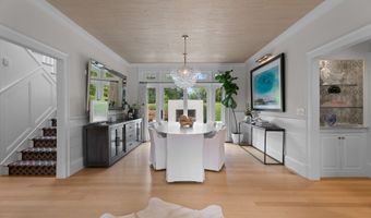 8 Gaylea Dr, Branford, CT 06405