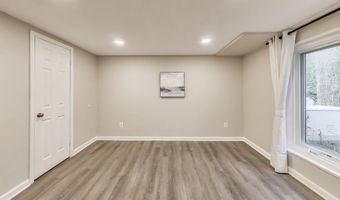 8806 FOX HILLS Trl, Potomac, MD 20854