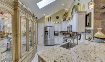 7386 Lake Lakota Pl, Indianapolis, IN 46217