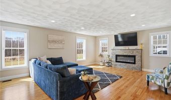 1268 Central Ave, Johnston, RI 02919