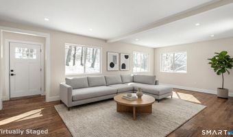 6 Juniper Ridge Dr, Danbury, CT 06811