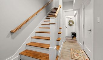 18 Breck Ave 18, Boston, MA 02135