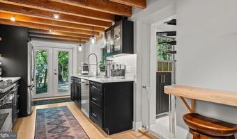 28 SWAN St, Lambertville, NJ 08530