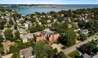 78 Rhode Island Ave 4, Newport, RI 02840