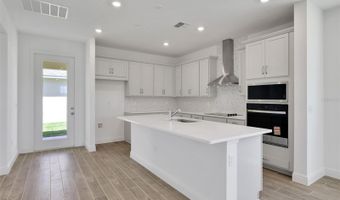 5101 WAYPOINTE Blvd, Apopka, FL 32712