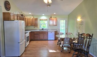 83 Clover Ln, Auburn, ME 04210