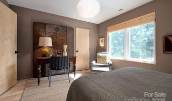 26 Winnfred St, Asheville, NC 28806