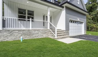 70 Seurat St, Barnegat, NJ 08005
