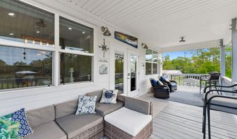 4039 Bonita St, Bay St. Louis, MS 39520
