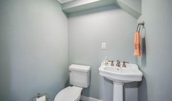 911 Mesa Verde Pl, Ames, IA 50014