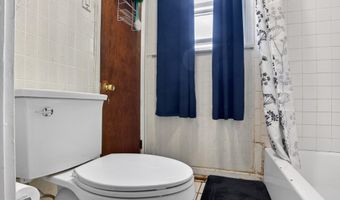 726 PLUMTREE Ln, Claymont, DE 19703