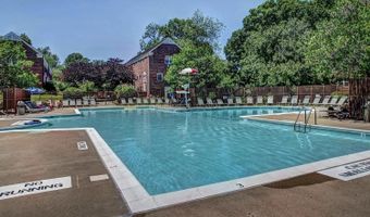 3327 MARTHA CUSTIS Dr 3327, Alexandria, VA 22302