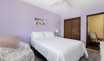 11 Renfrew Ave, Middletown, RI 02842