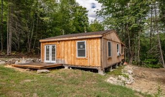 8 Magnolia Ln, Starks, ME 04911