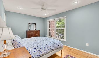 2546 S WALTER REED Dr B, Arlington, VA 22206