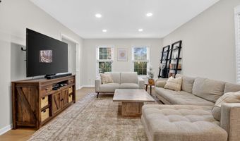 3725 KRYSIA Ct, Annandale, VA 22003