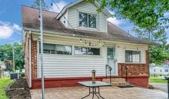 6437 HOLYOKE Dr, Annandale, VA 22003