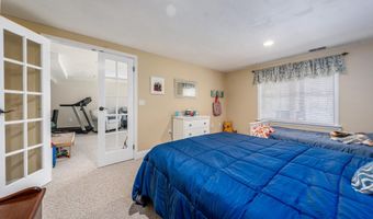 8 Hollyhock Knoll Ct 8, Bourne, MA 02532