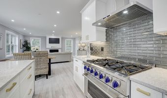 10032 SINNOTT, Bethesda, MD 20817