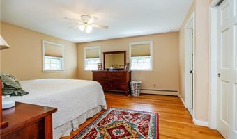 65 Walnut Dr, East Greenwich, RI 02818