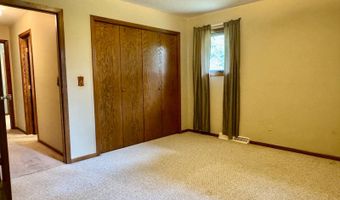 322 S 2nd St, Ashton, SD 57424