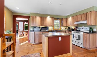 444 W Auburn Rd, Auburn, ME 04210
