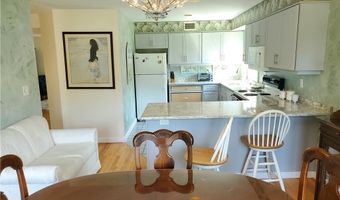 15 Hammersmith Rd 33, Newport, RI 02840