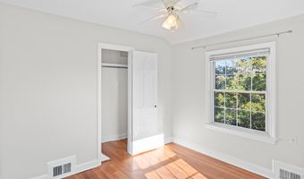 2100 27TH St S, Arlington, VA 22206