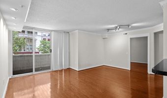 880 N POLLARD St N 224, Arlington, VA 22203