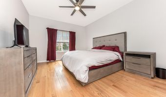 241 W Oakbrook Dr, Ann Arbor, MI 48103