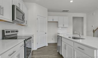 1016 Misty Creek Dr, Aberdeen, NC 28315