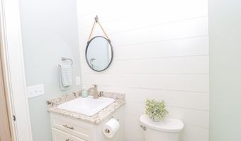 170 Fallen Oak Dr, Brandon, MS 39047