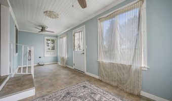 10 N MAIN St, Magnolia, DE 19962