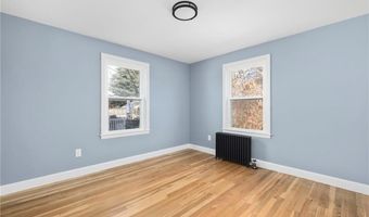 17 Loring St, Cranston, RI 02920