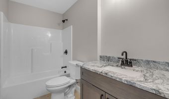 52 Woodbrey Ln, Standish, ME 04084