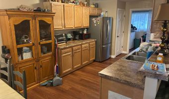 11812 Midland Trail Rd, Ashland, KY 41102