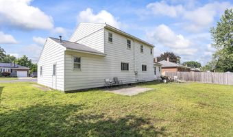 9 Campagna Dr, Albany, NY 12205