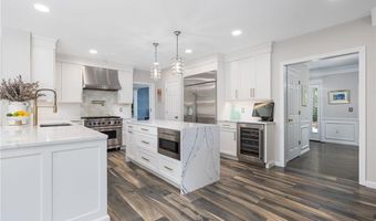 64 Fieldstone Ln, North Kingstown, RI 02874